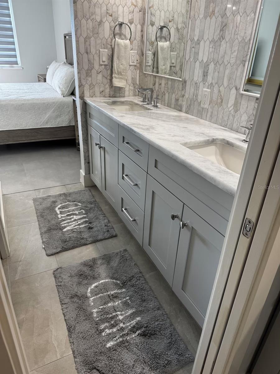 GULF & BAY CLUB PH 6 - Residential Lease