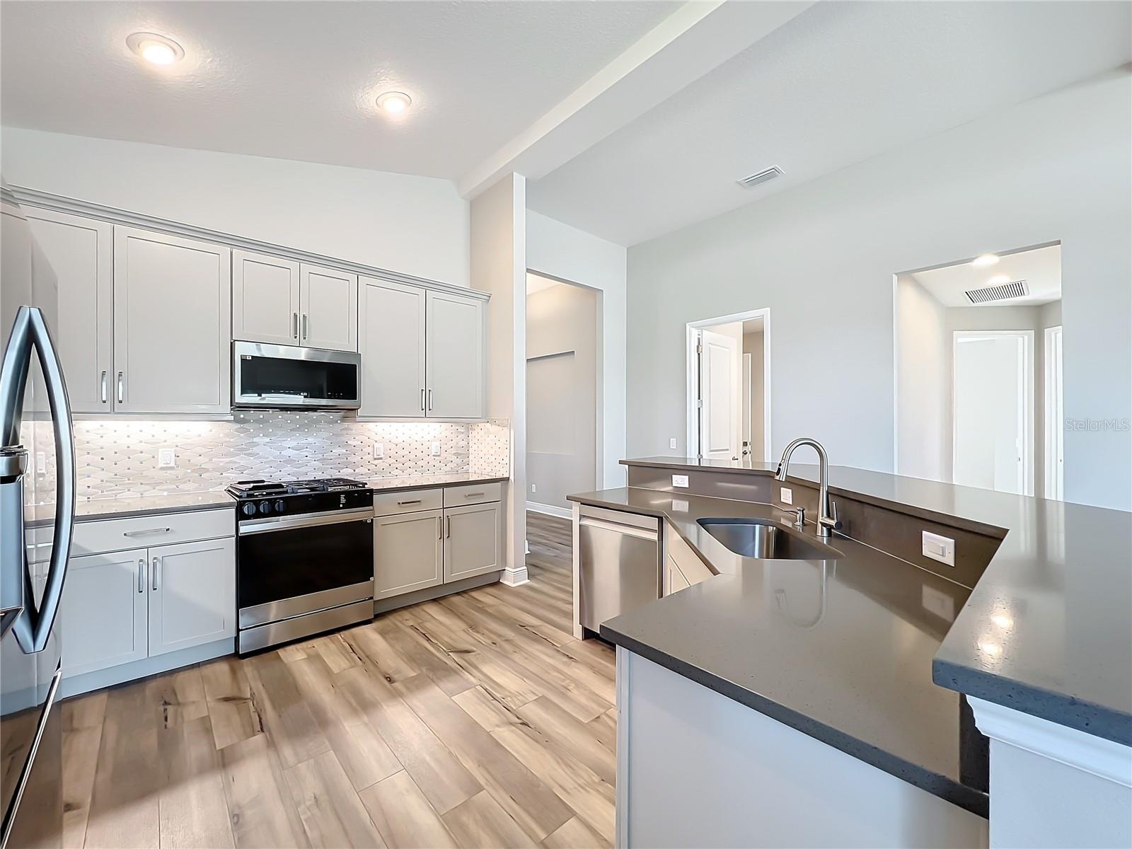 WATERCOLOR PLACE PH II - Residential