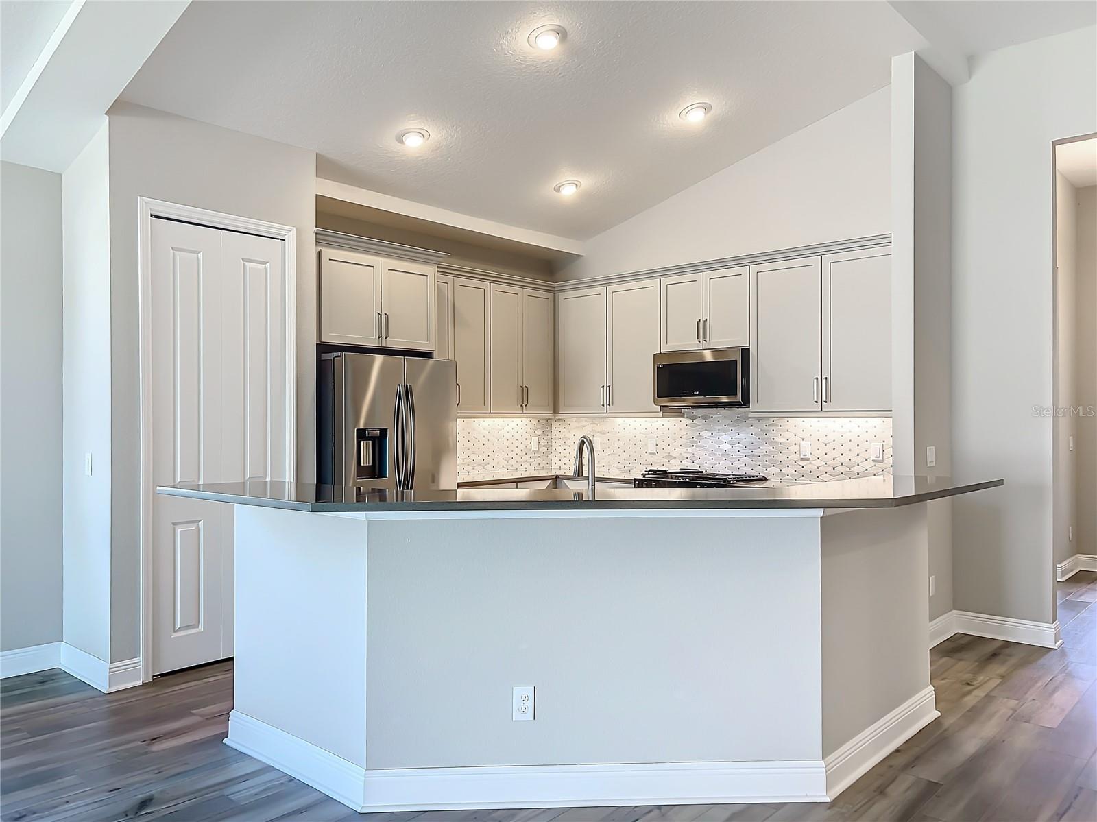 WATERCOLOR PLACE PH II - Residential