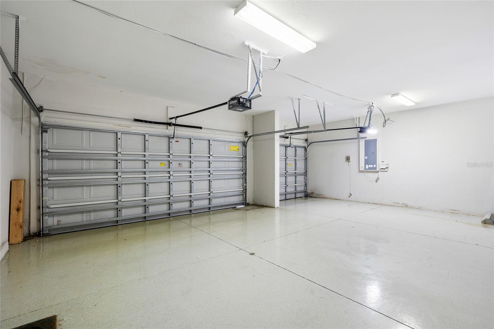 SUNCOAST LAKES PH 02 - Residential Lease