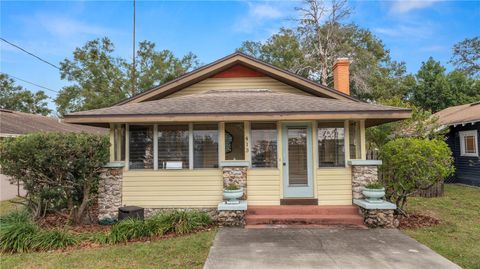 A home in LAKELAND