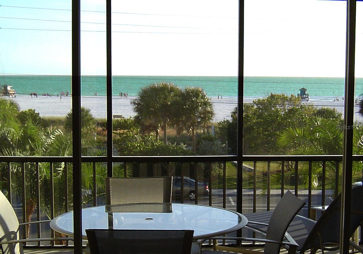 CRESCENT ROYALE - Residential