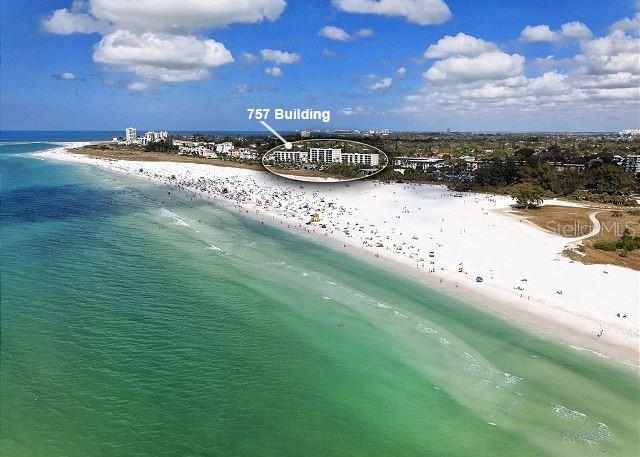 CRESCENT ROYALE - Residential