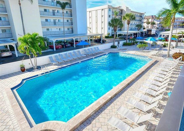 CRESCENT ROYALE - Residential