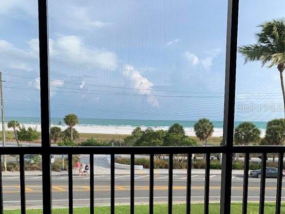 CRESCENT ROYALE - Residential