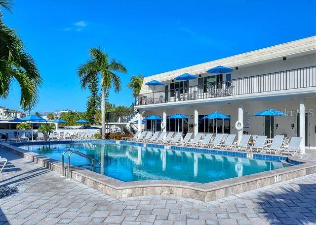 CRESCENT ROYALE - Residential