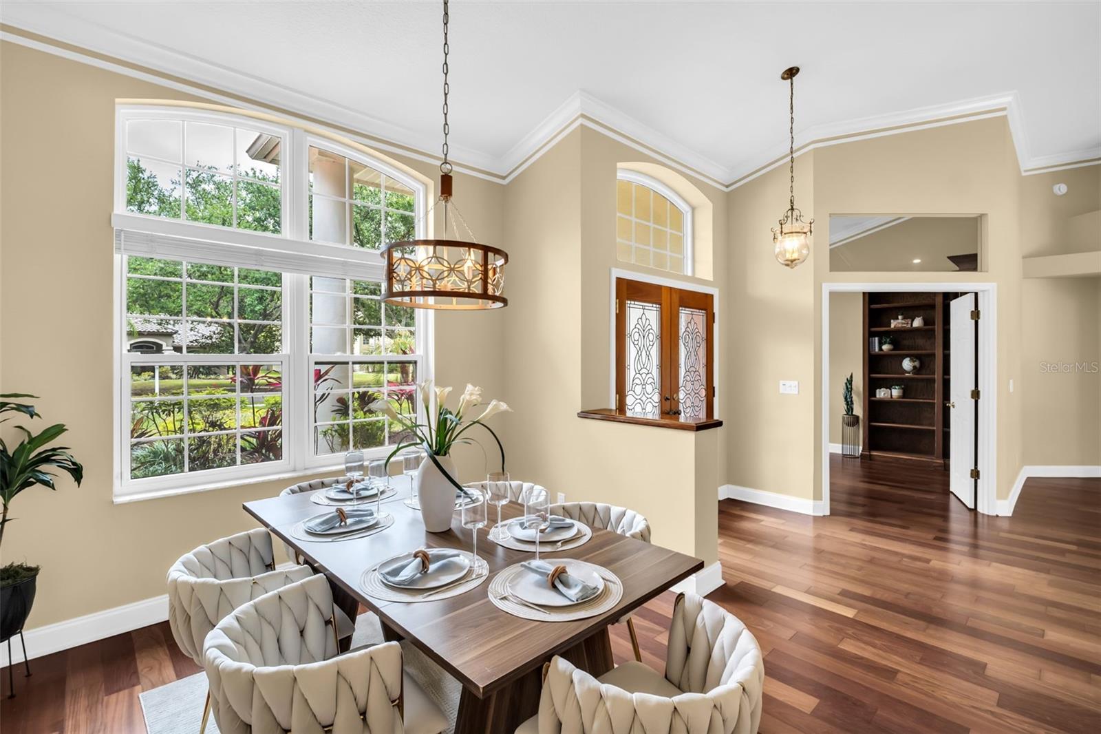 1404 EAST LAKE WOODLANDS PARKWAY