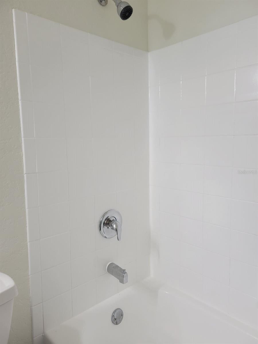 JADE AT TAMPA PALMS A CONDOMIN - Residential Lease