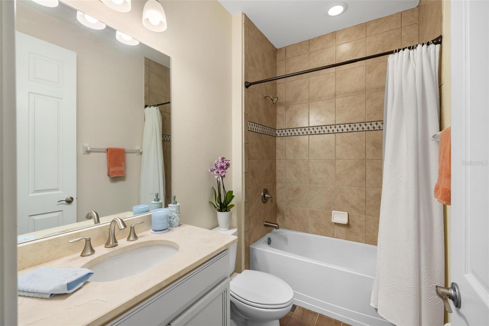 TOSCANA ISLES UNIT1 - Residential