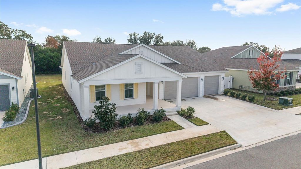 Photo of 6361 SW 70th Circle, Ocala, FL 34474 (MLS # OM715667)