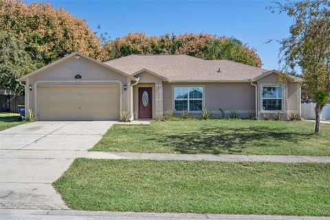 Photo of 1122 Chelsea Parc Dr, Minneola, FL 34715 (MLS # O6362424)