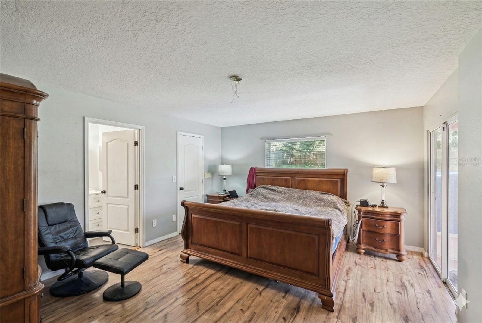 CHELSEA PARC - Residential