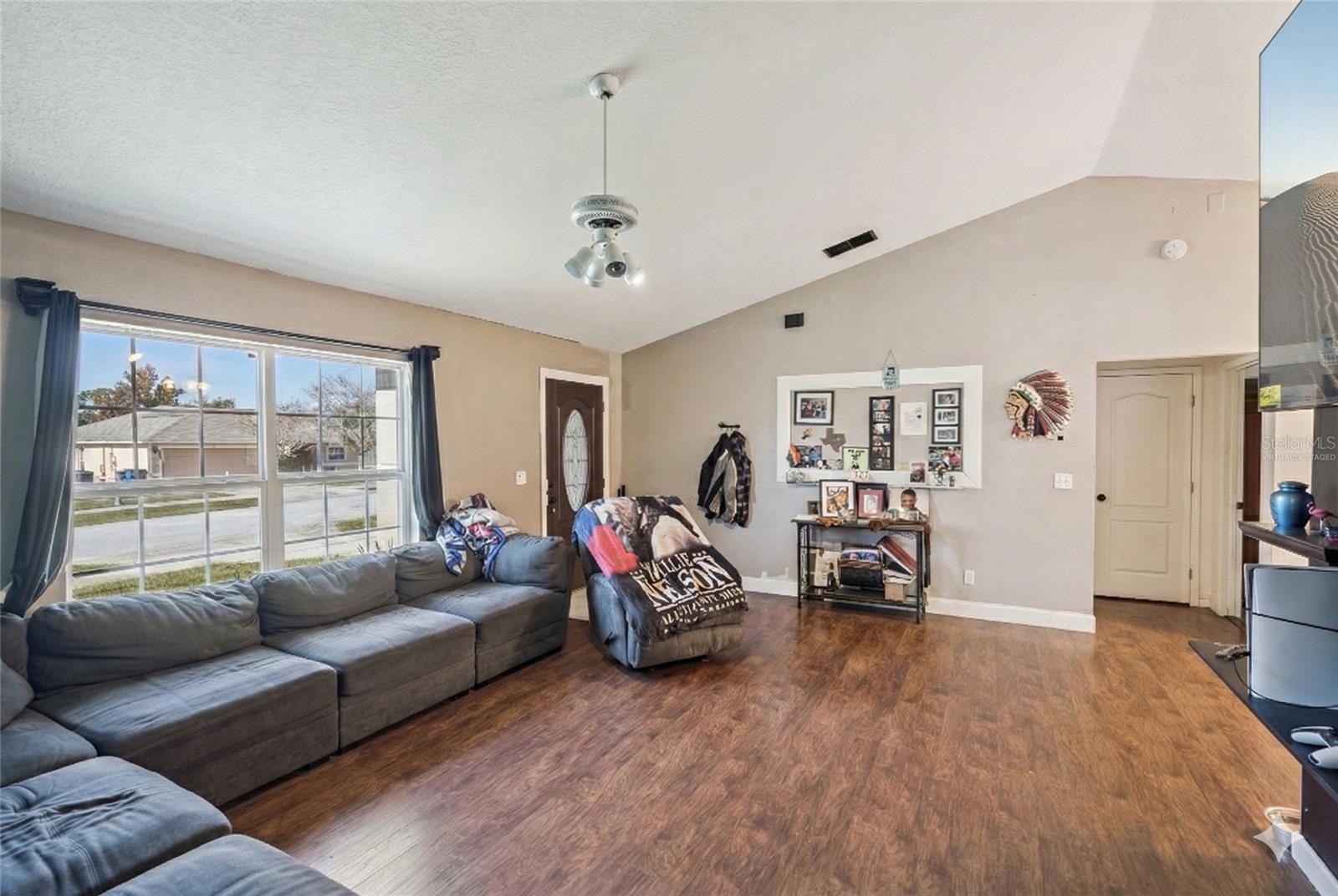 CHELSEA PARC - Residential