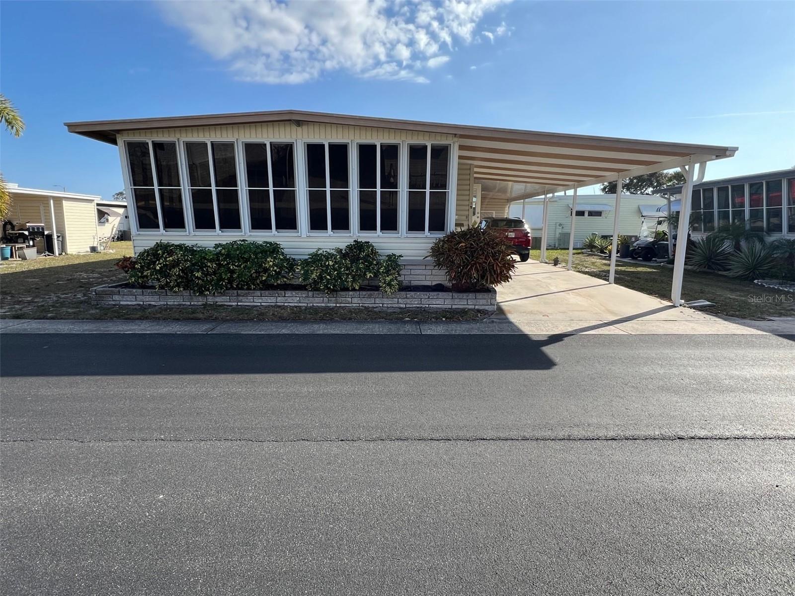 19 PINDO PALM STREET W