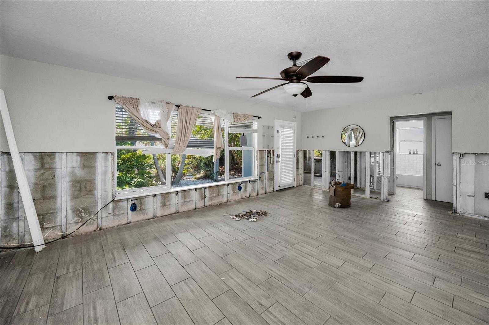 810 LANTANA AVENUE