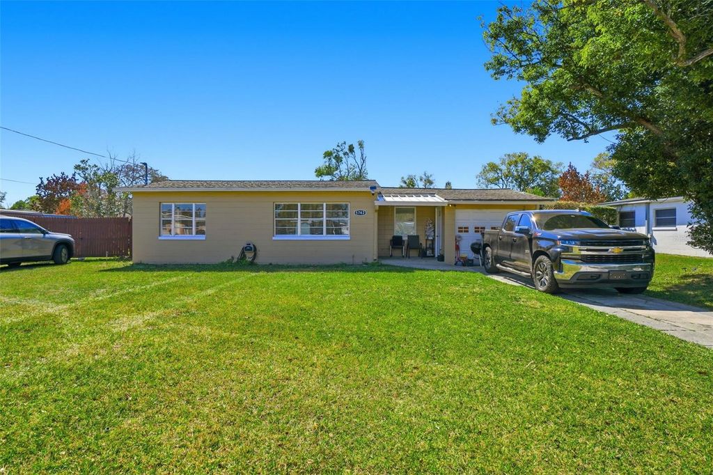 Photo of 5742 Dogwood Drive, Orlando, FL 32807 (MLS # O6385159)