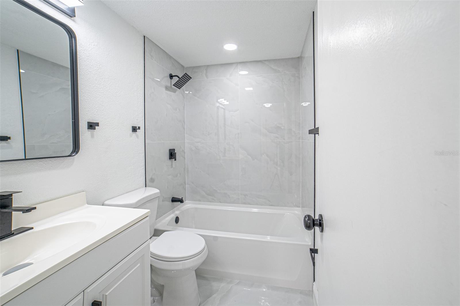 REGENCY PARK - Residential