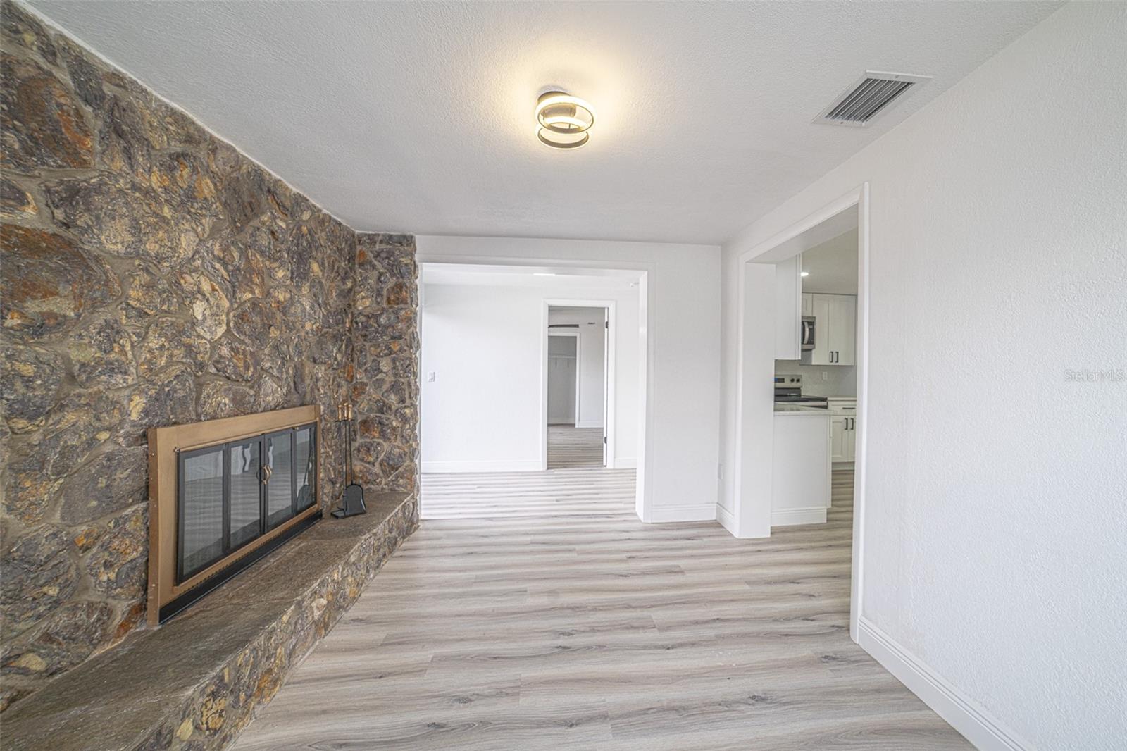 REGENCY PARK - Residential