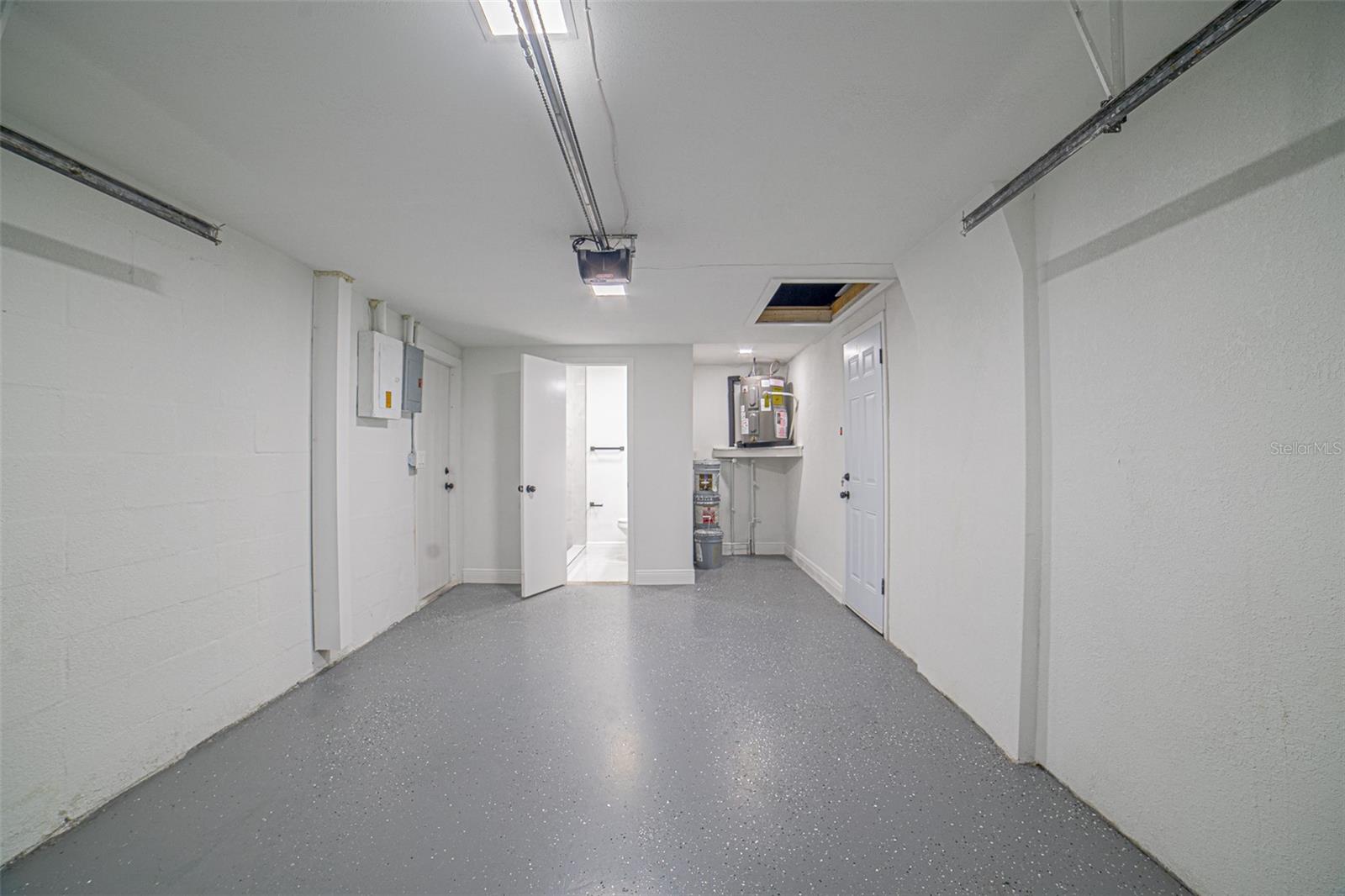 REGENCY PARK - Residential