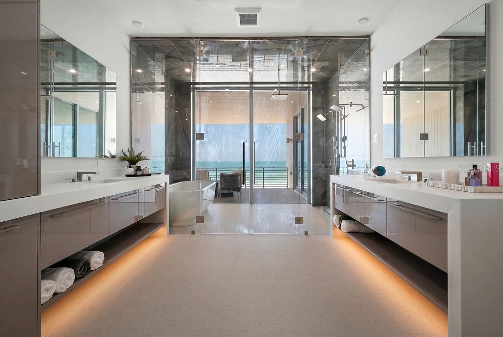 SLEEPY LAGOON - Residential