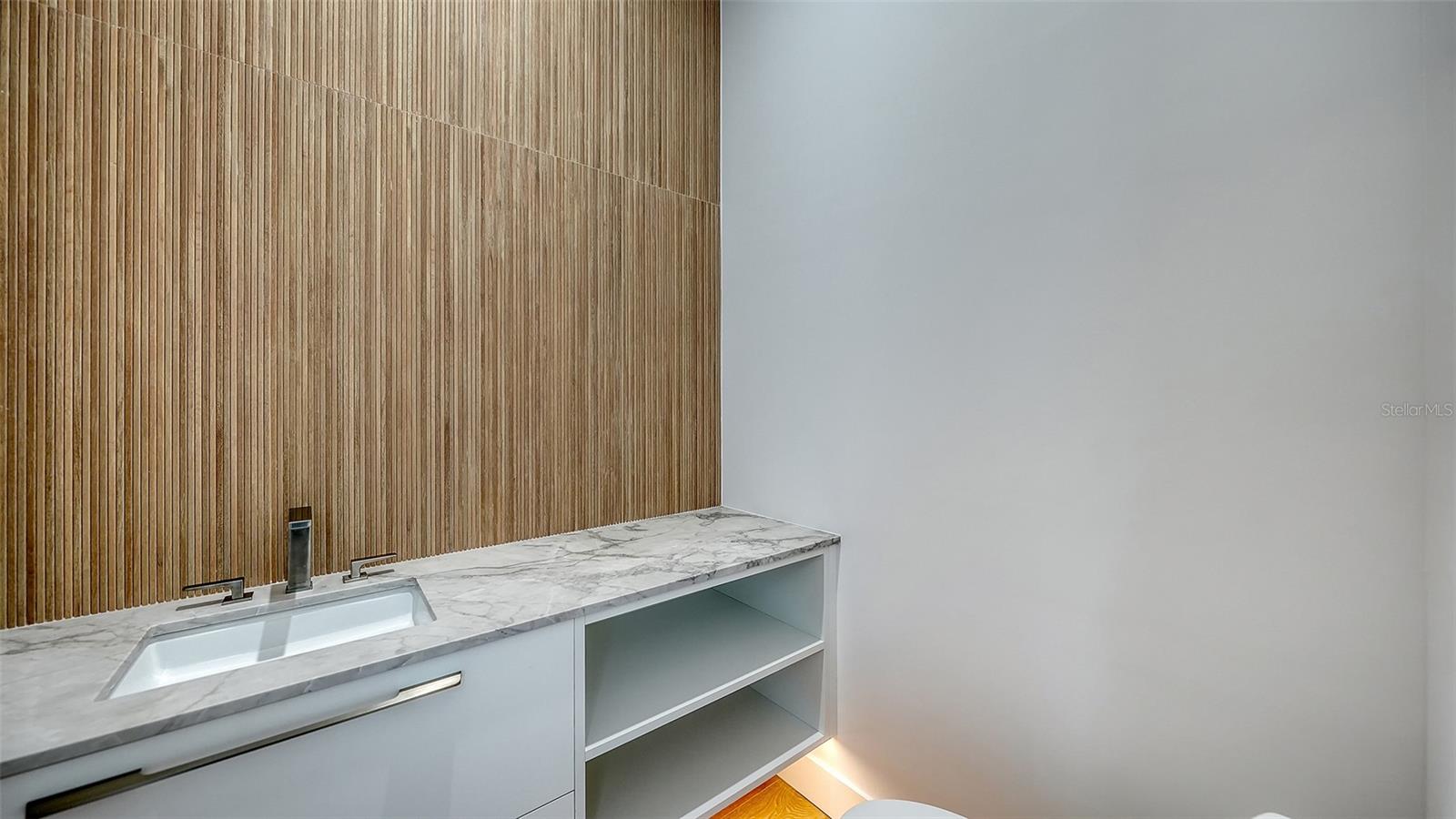 SLEEPY LAGOON - Residential