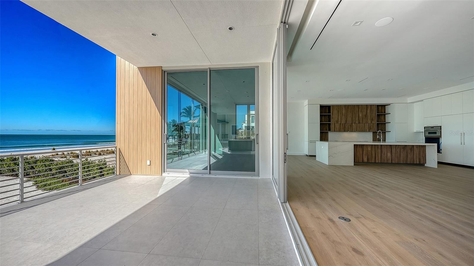 SLEEPY LAGOON - Residential