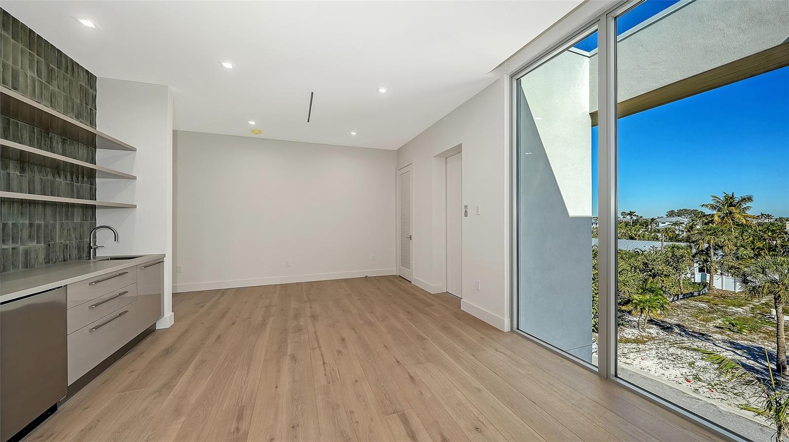 SLEEPY LAGOON - Residential