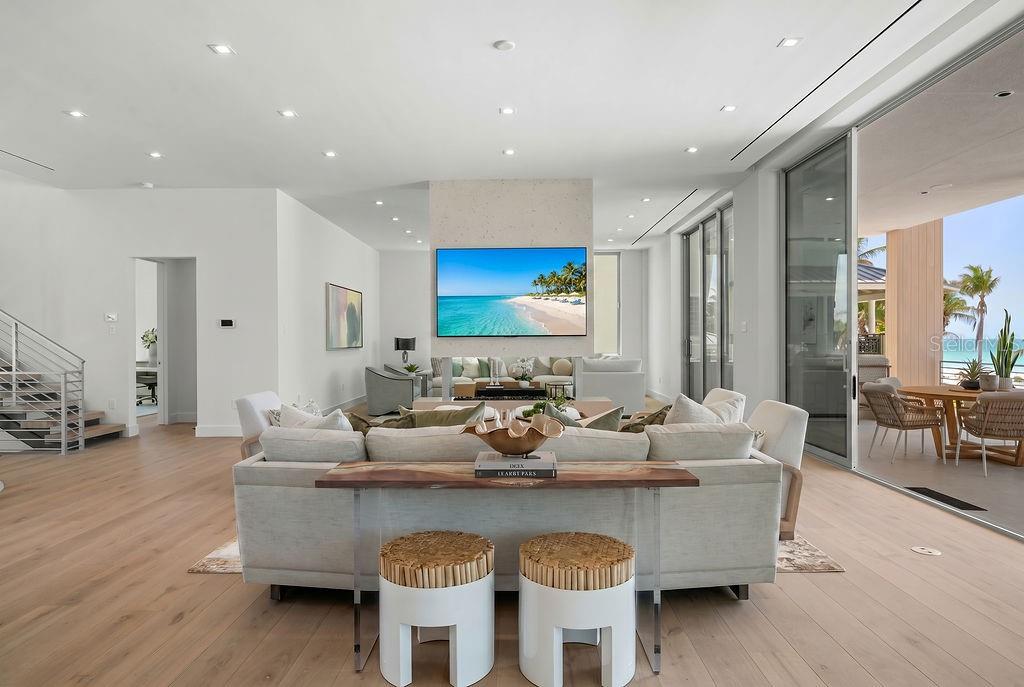 SLEEPY LAGOON - Residential