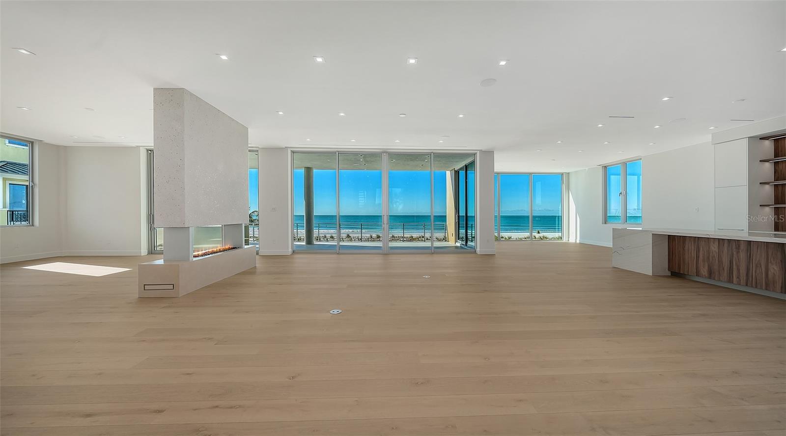 SLEEPY LAGOON - Residential