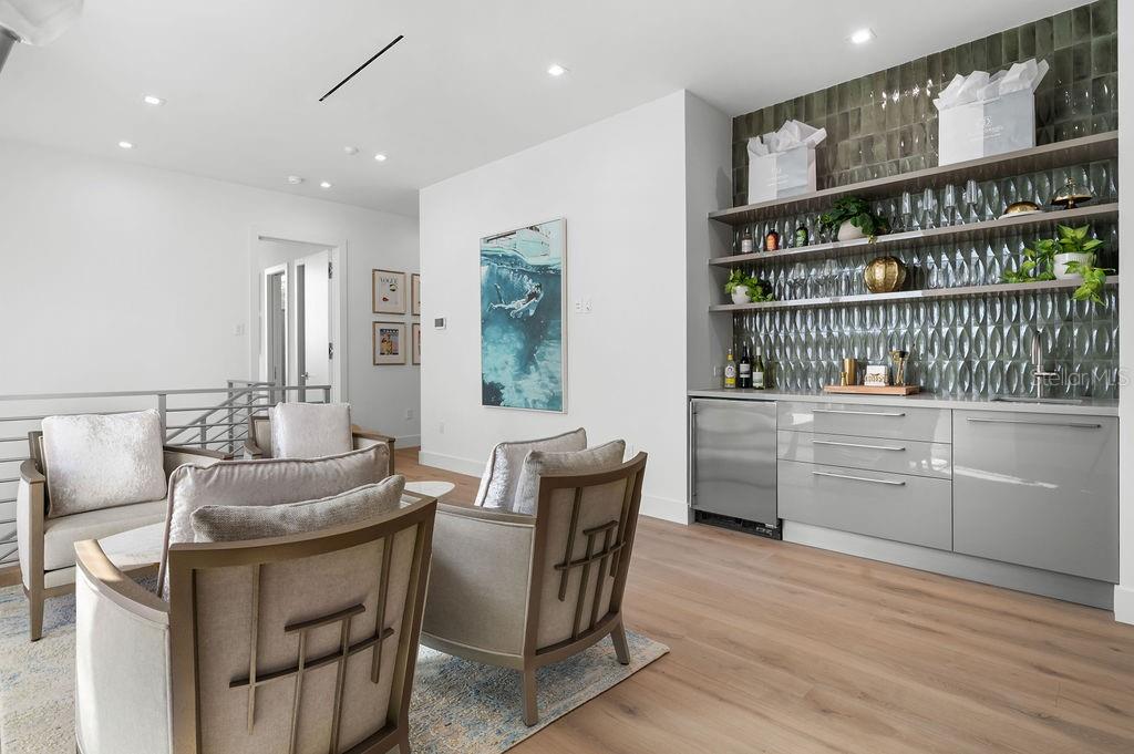 SLEEPY LAGOON - Residential