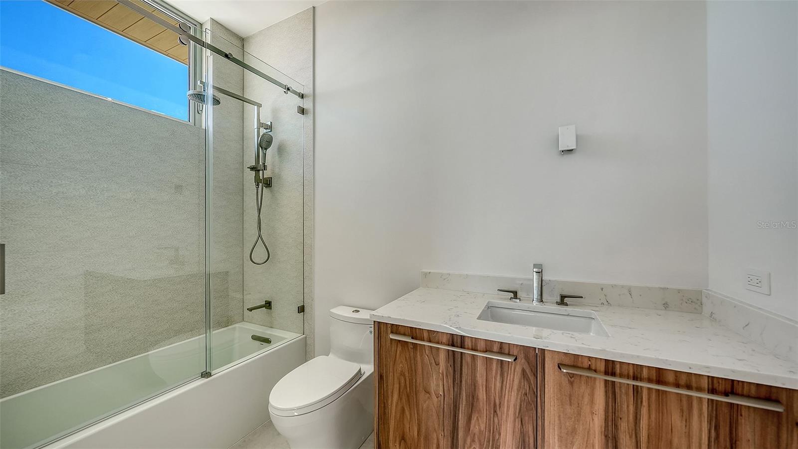 SLEEPY LAGOON - Residential