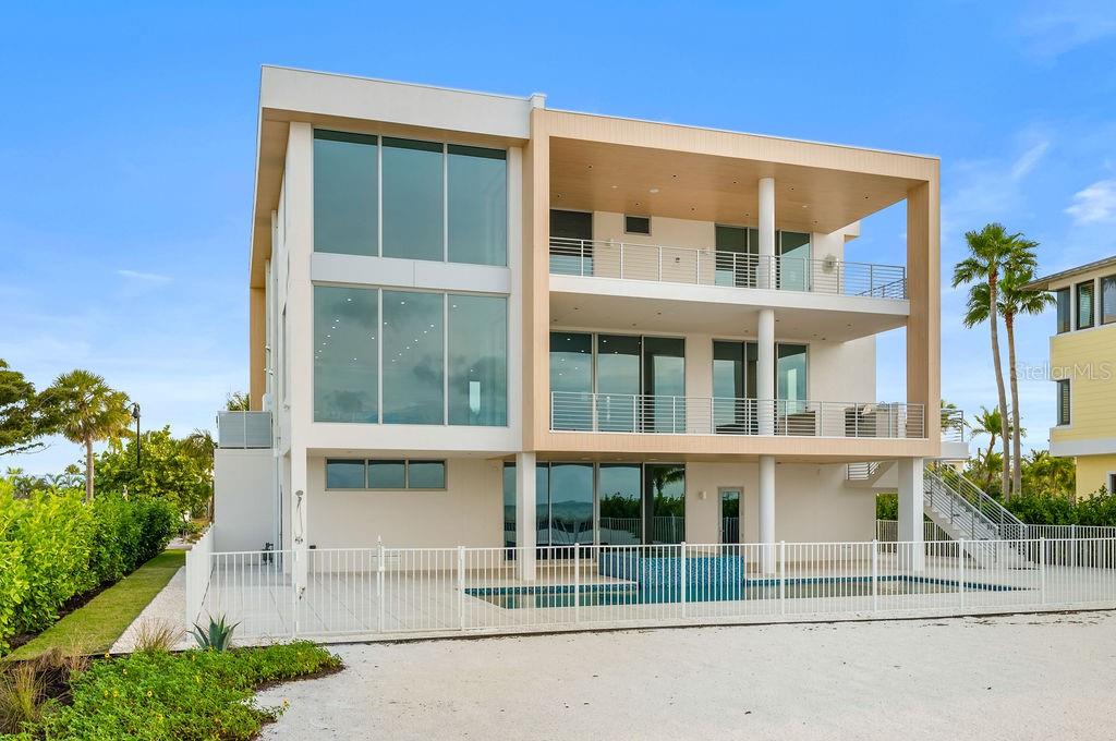 SLEEPY LAGOON - Residential