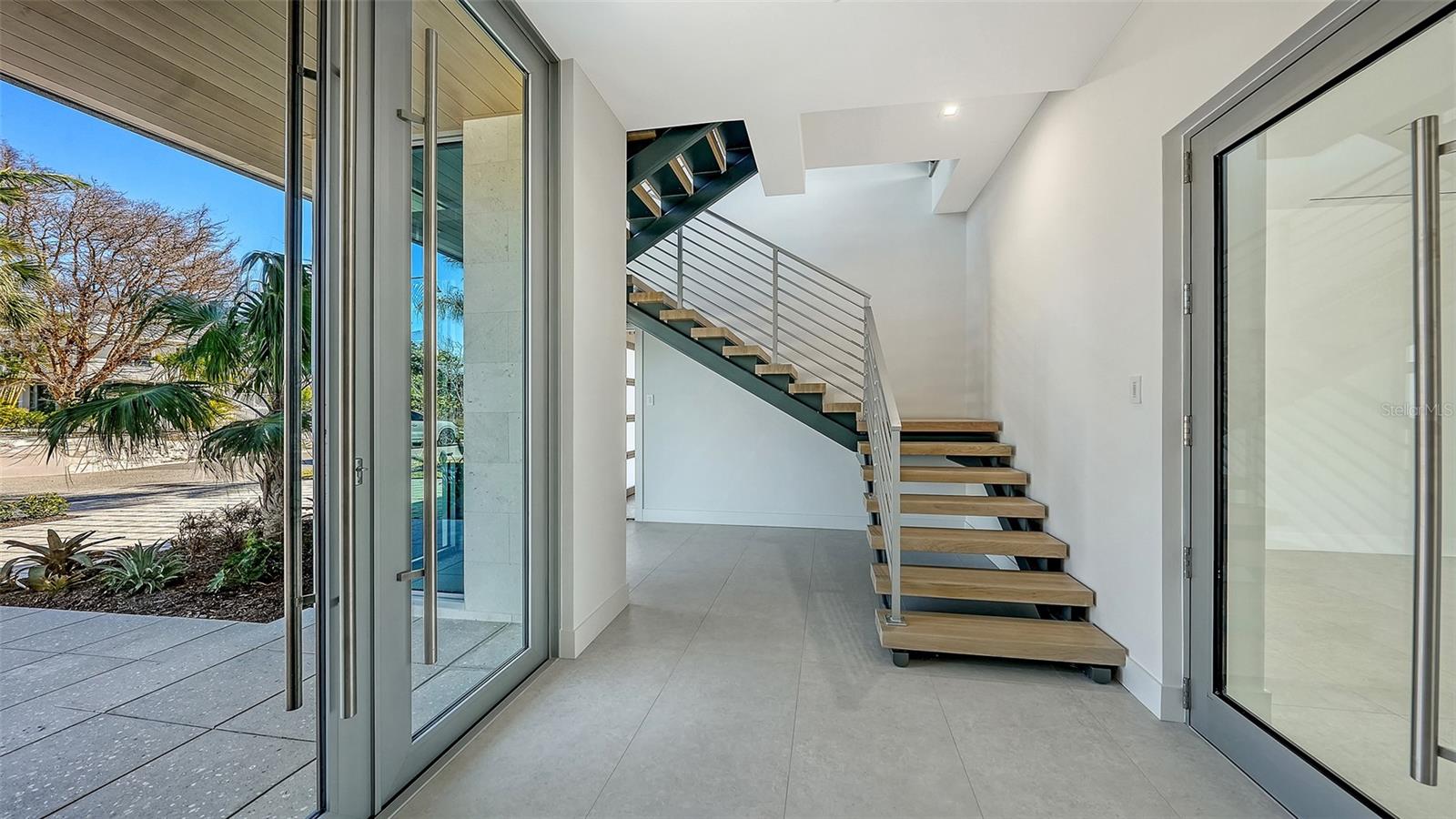 SLEEPY LAGOON - Residential