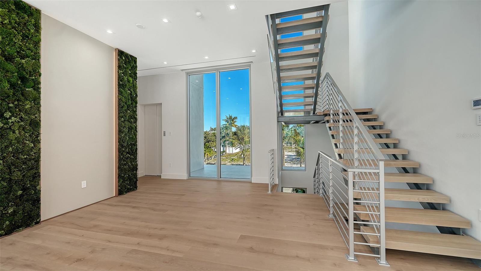 SLEEPY LAGOON - Residential