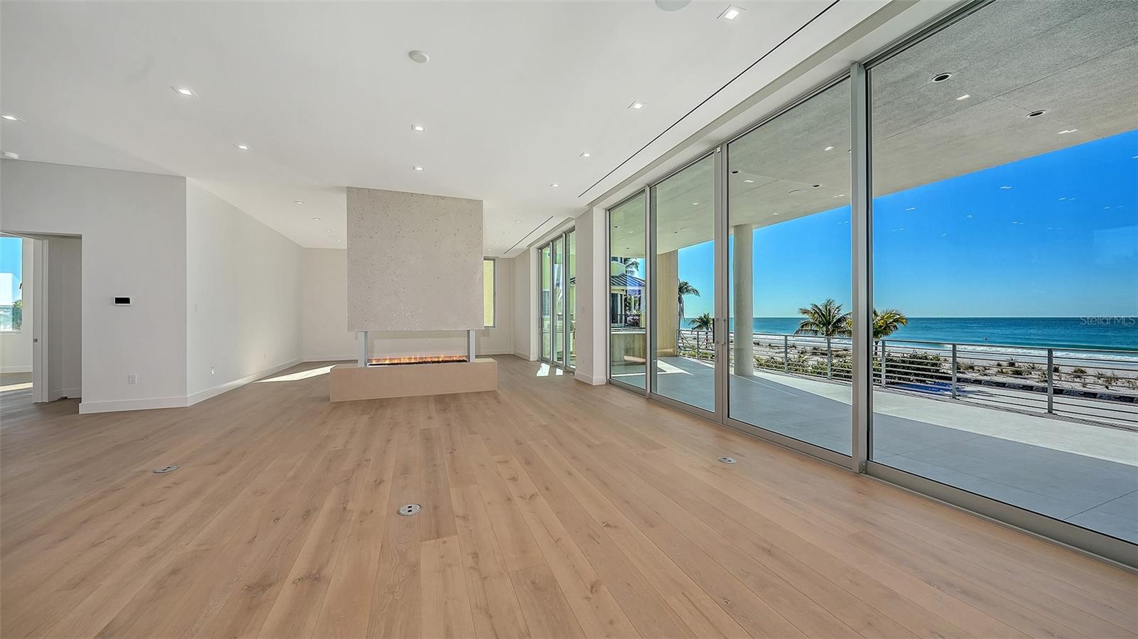 SLEEPY LAGOON - Residential