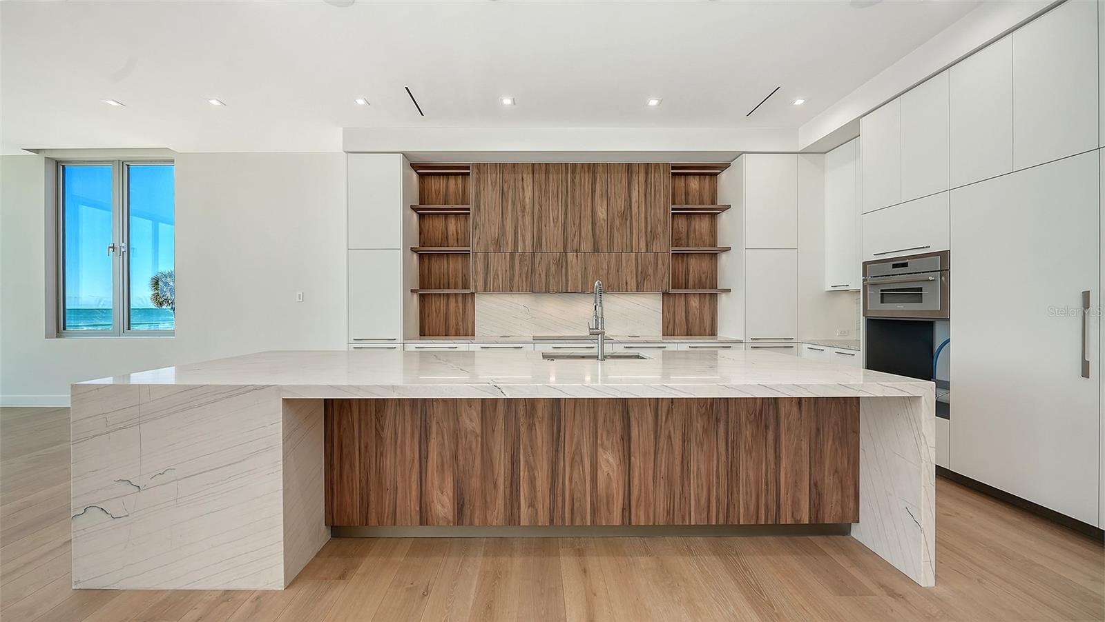 SLEEPY LAGOON - Residential