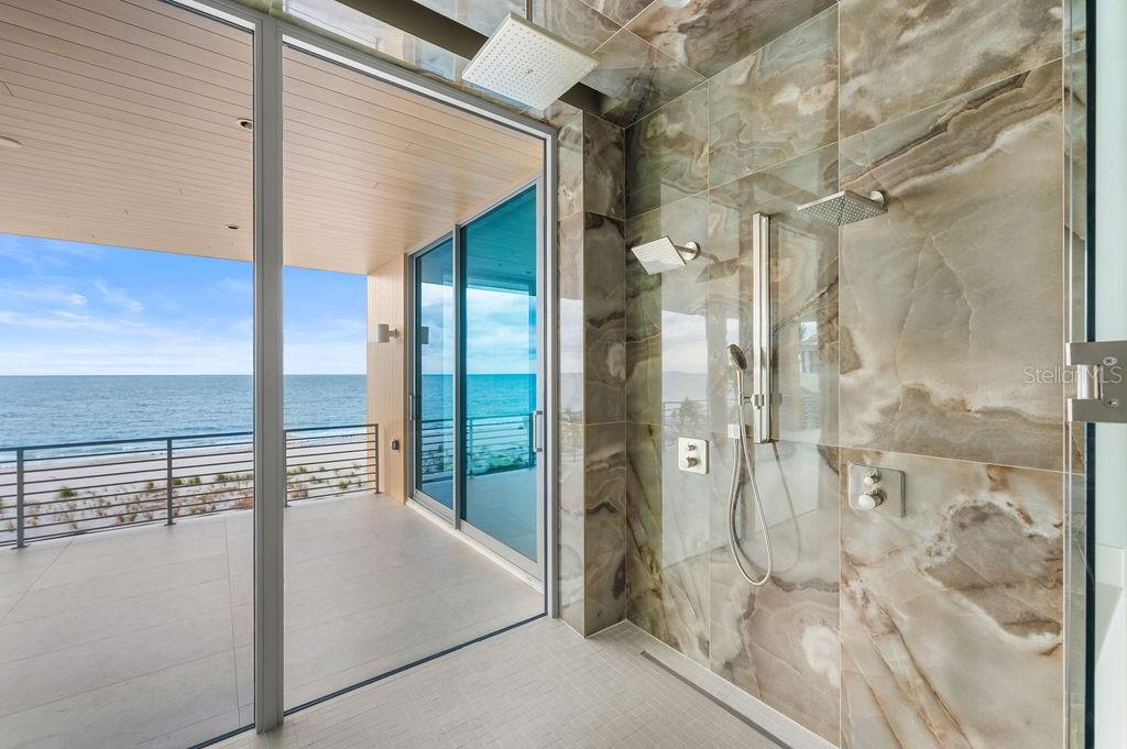 SLEEPY LAGOON - Residential