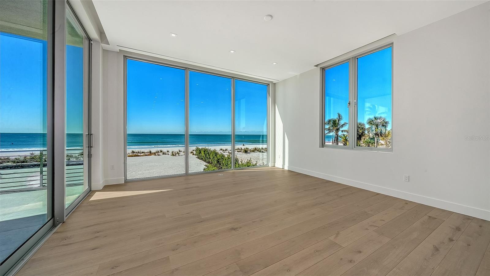 SLEEPY LAGOON - Residential