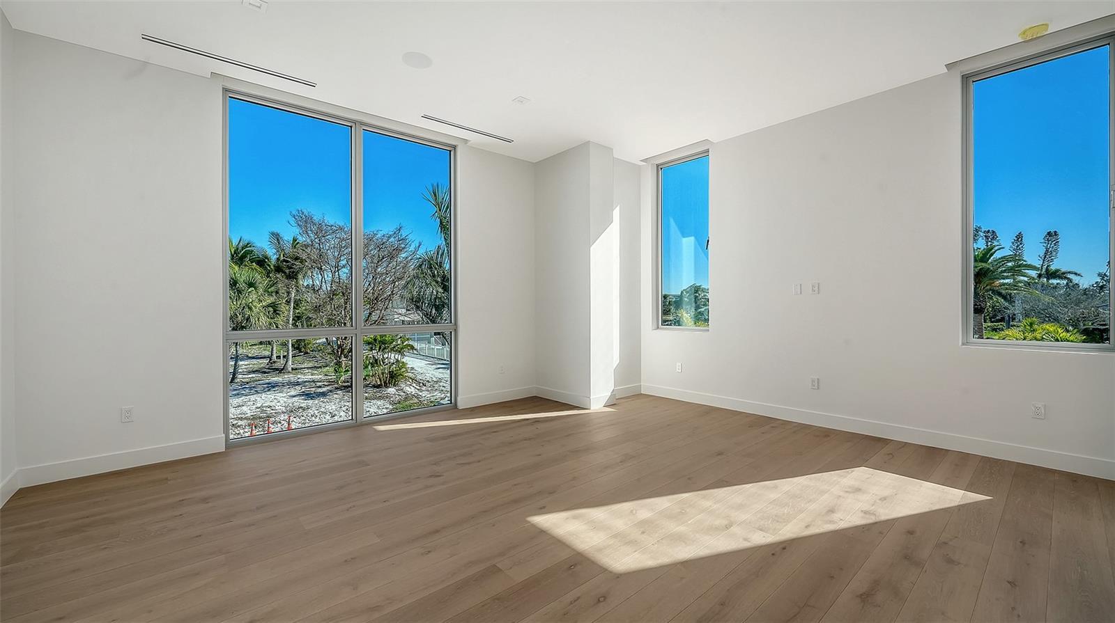 SLEEPY LAGOON - Residential