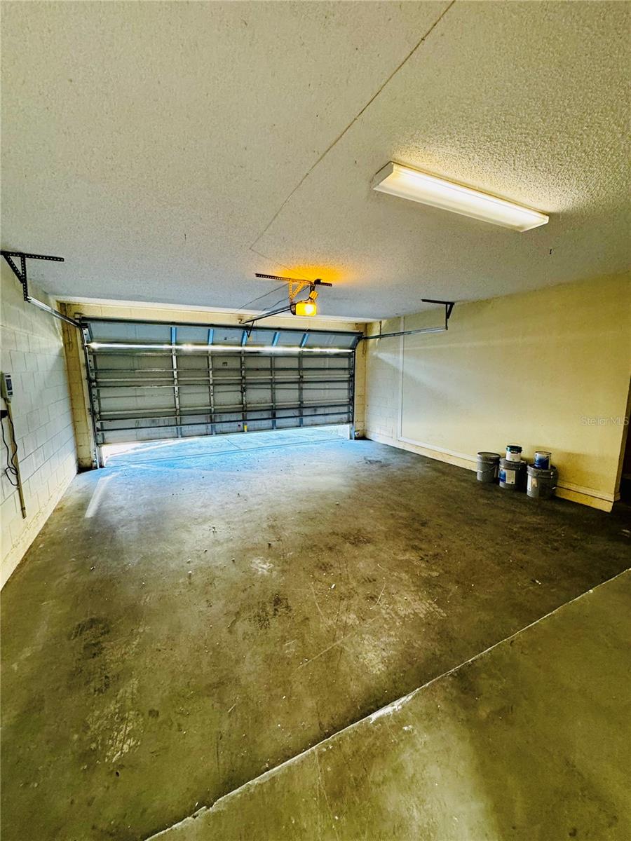 ANDOVER CAY PH 02A 48 77 - Residential