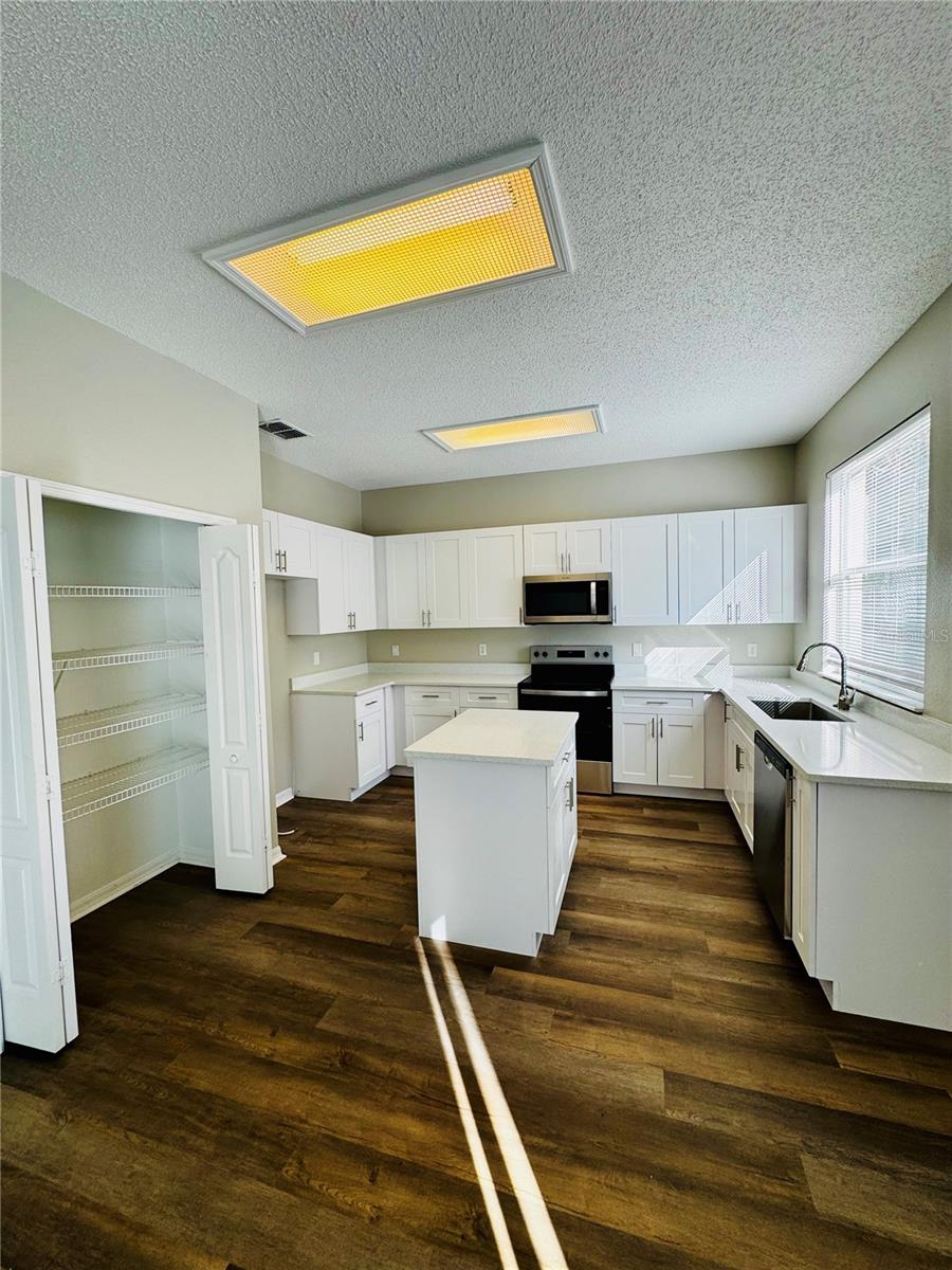 ANDOVER CAY PH 02A 48 77 - Residential