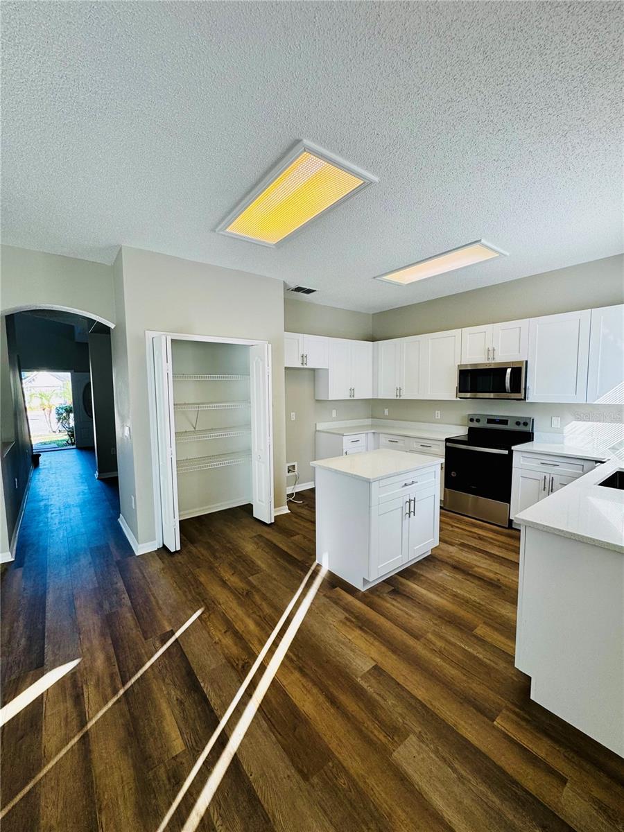 ANDOVER CAY PH 02A 48 77 - Residential