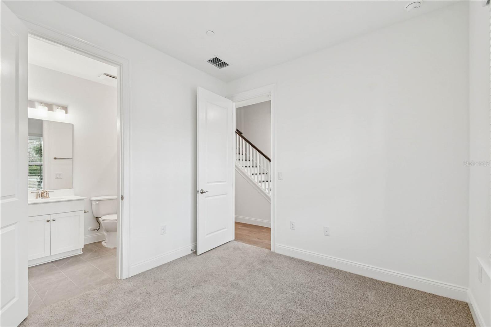 TOWNES AT NORTHLAKE - Residential