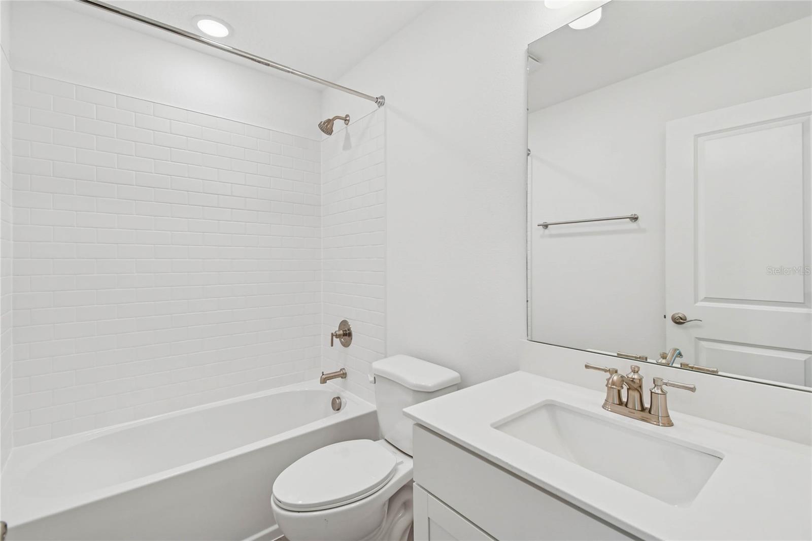 TOWNES AT NORTHLAKE - Residential