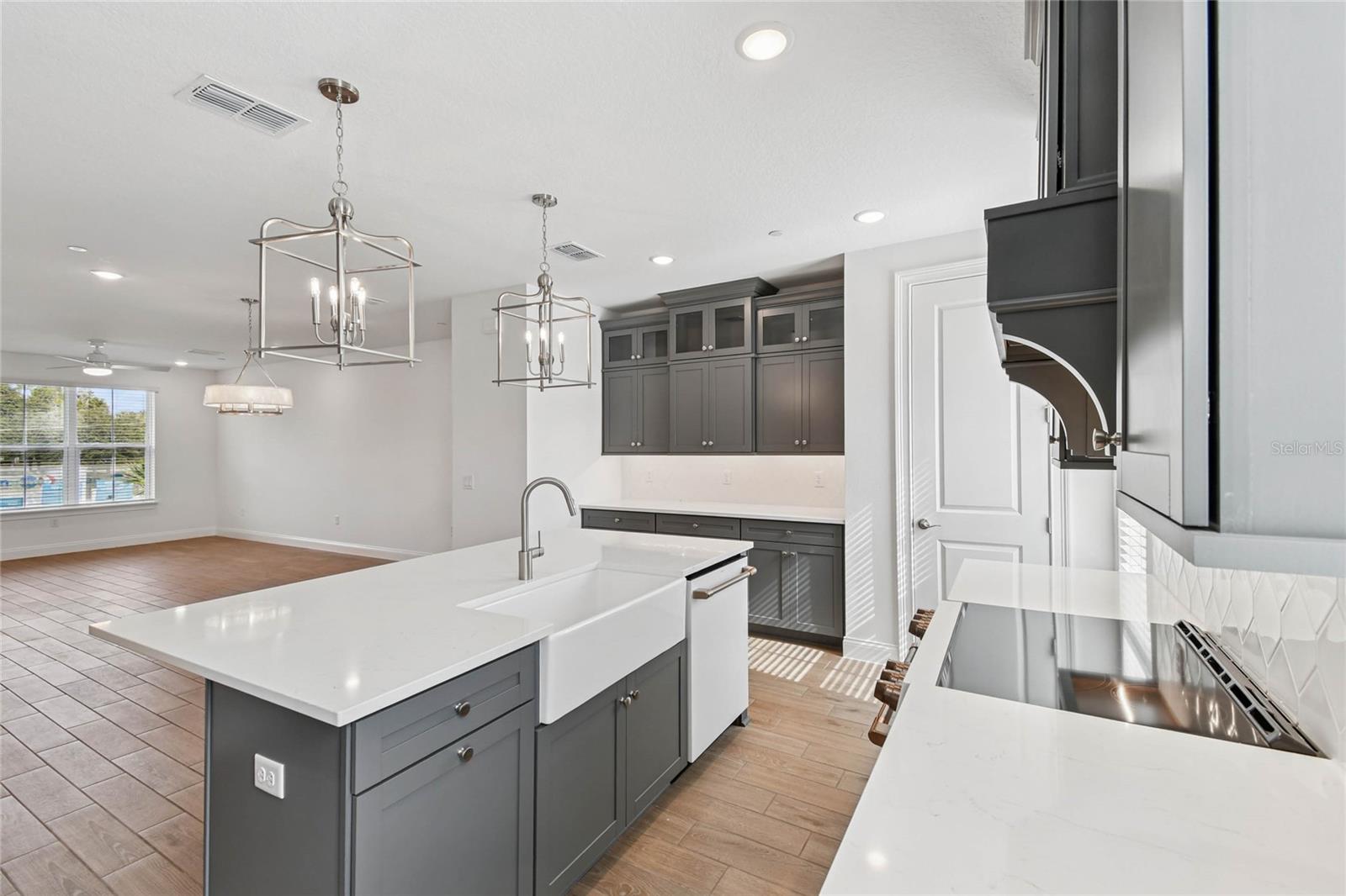 TOWNES AT NORTHLAKE - Residential