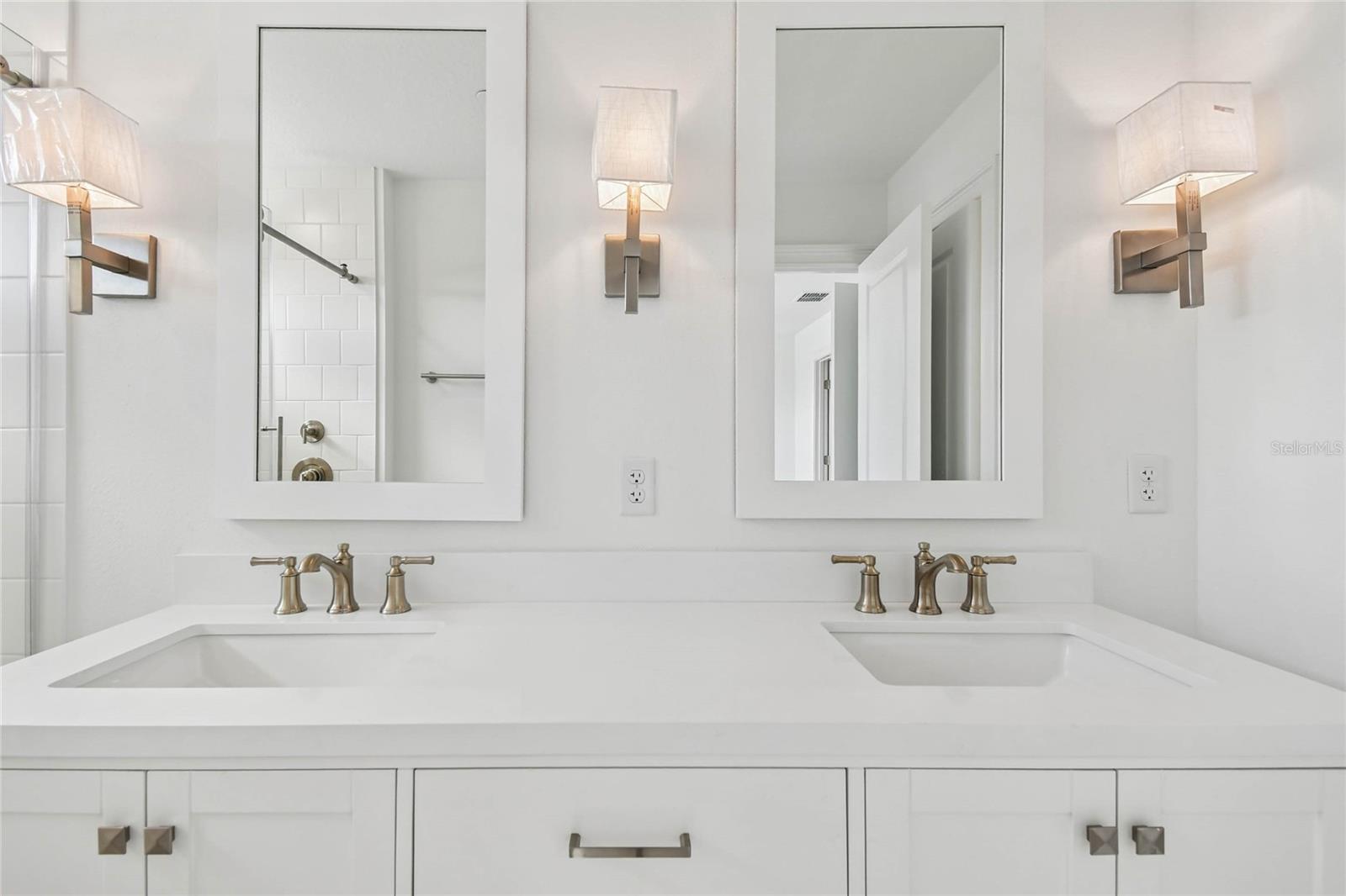 TOWNES AT NORTHLAKE - Residential