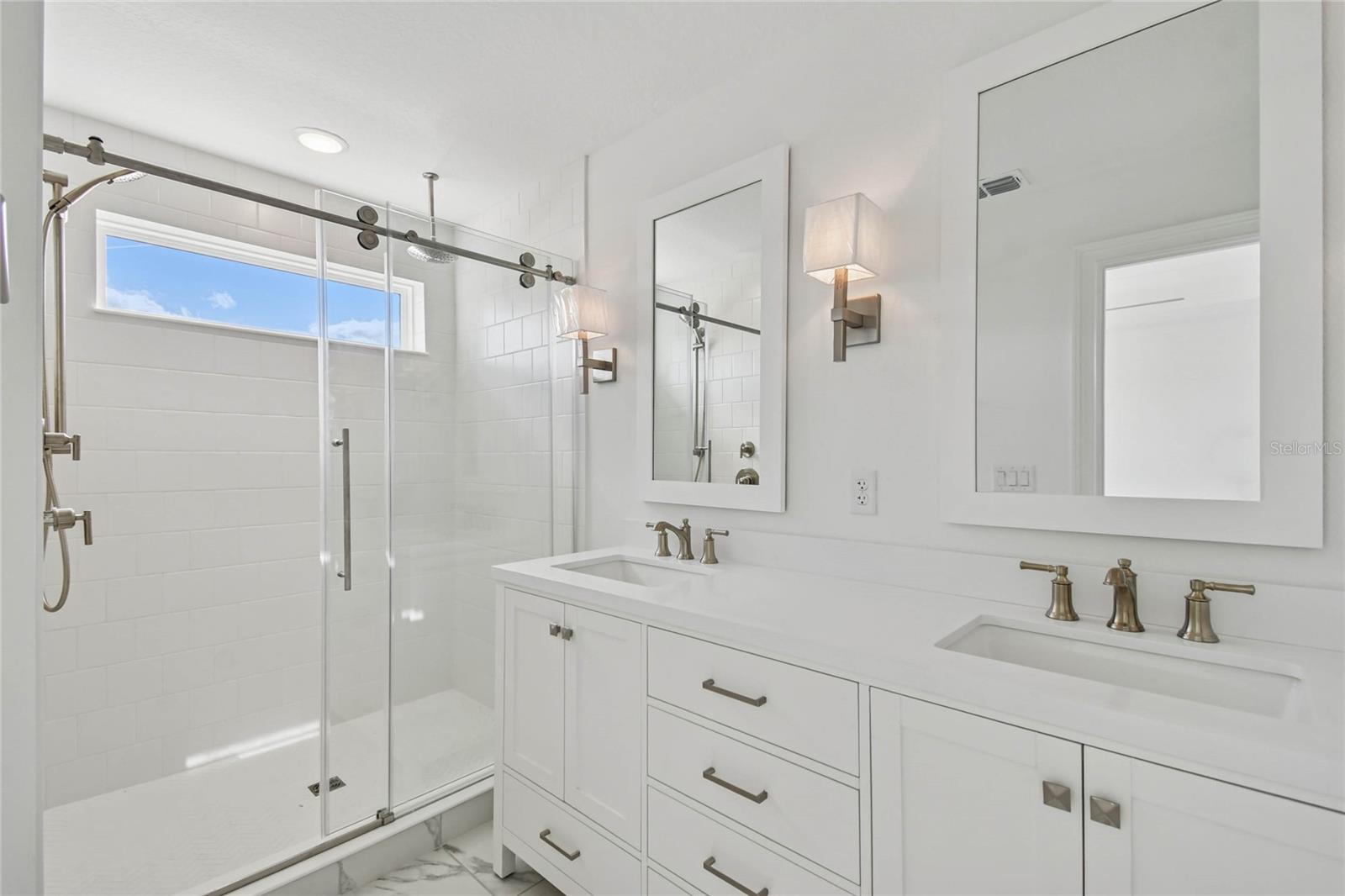 TOWNES AT NORTHLAKE - Residential