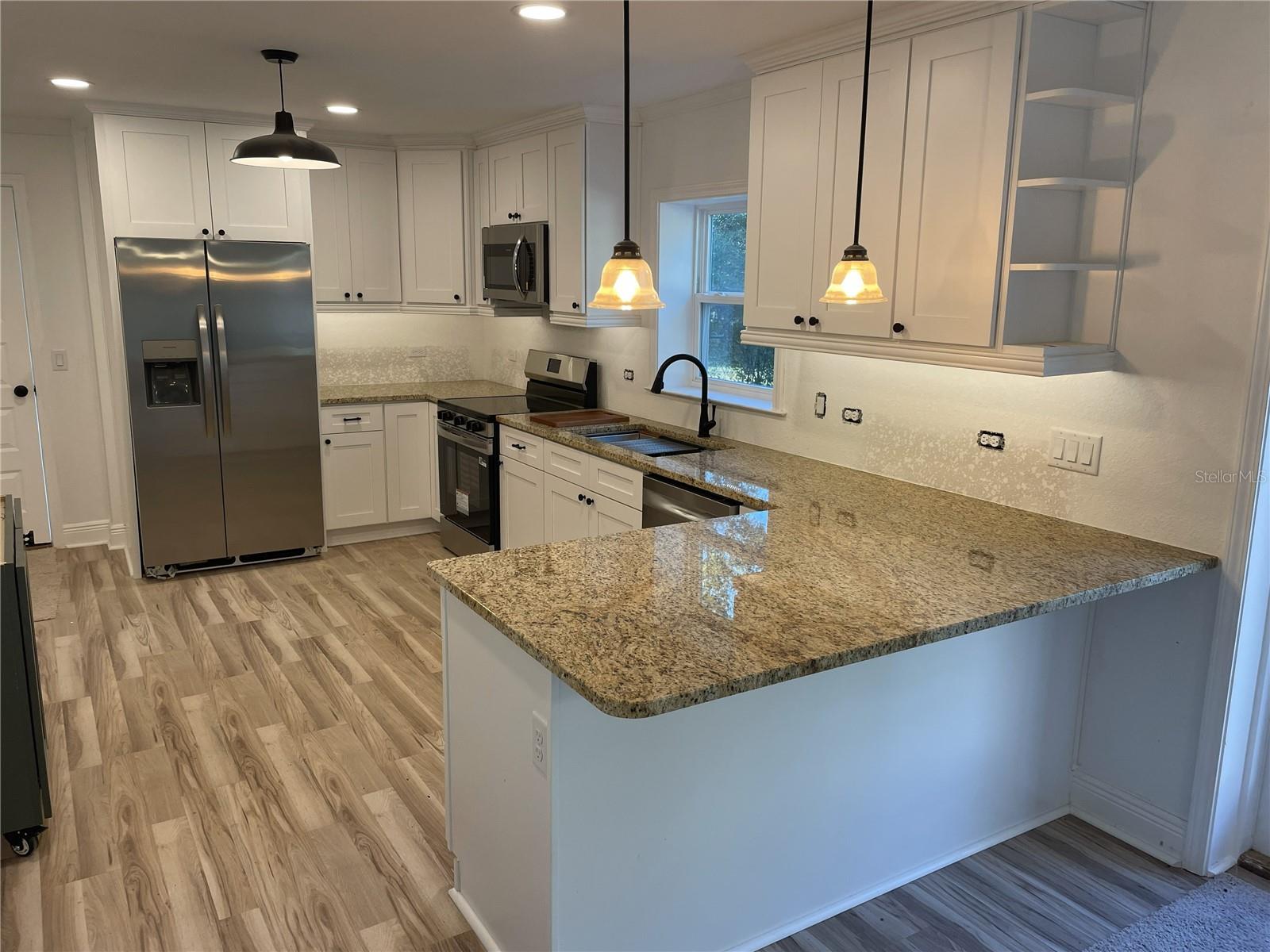 LAUREL OAKS SUB - Residential