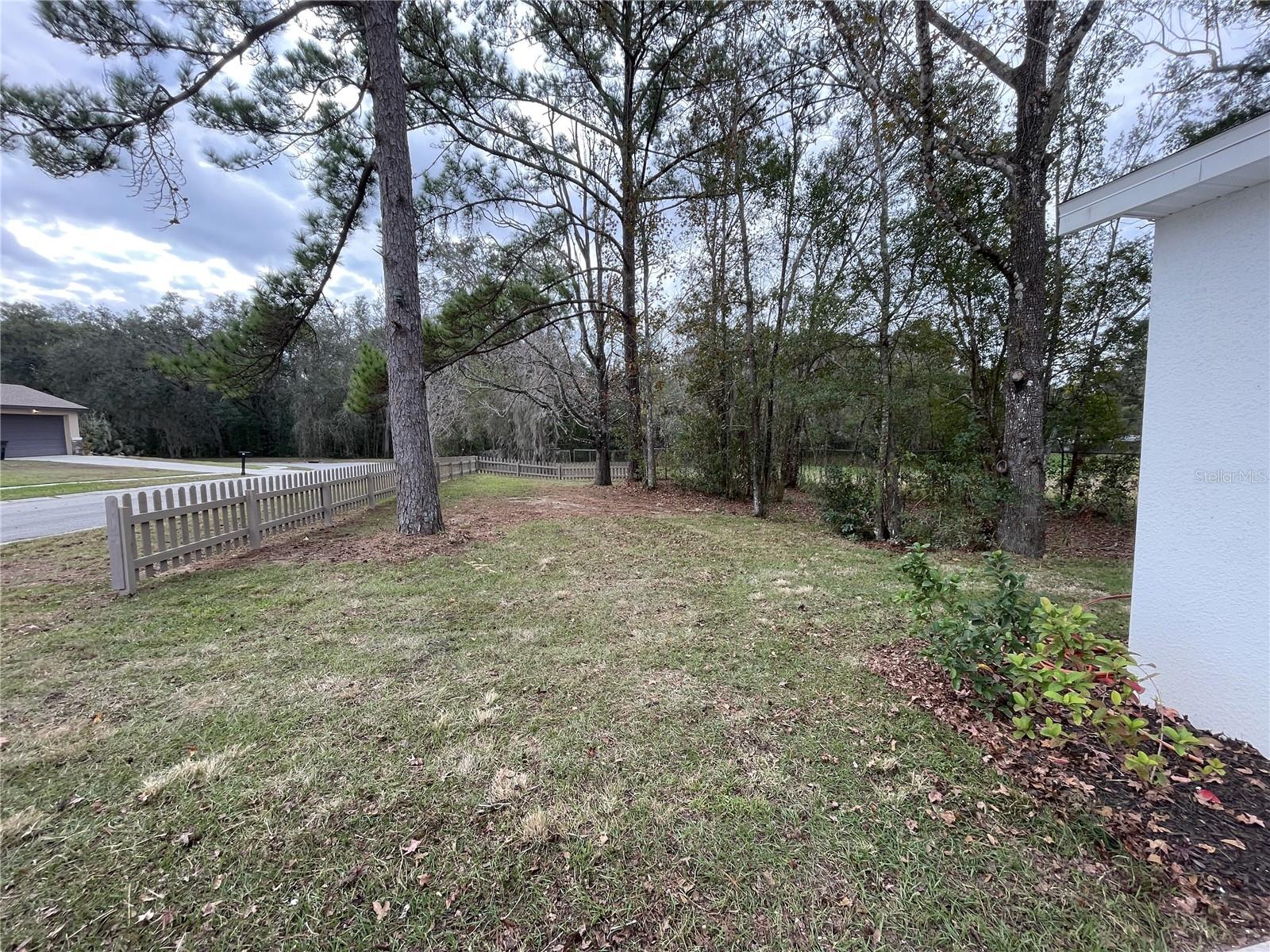 849 LAURELRIDGE COURT