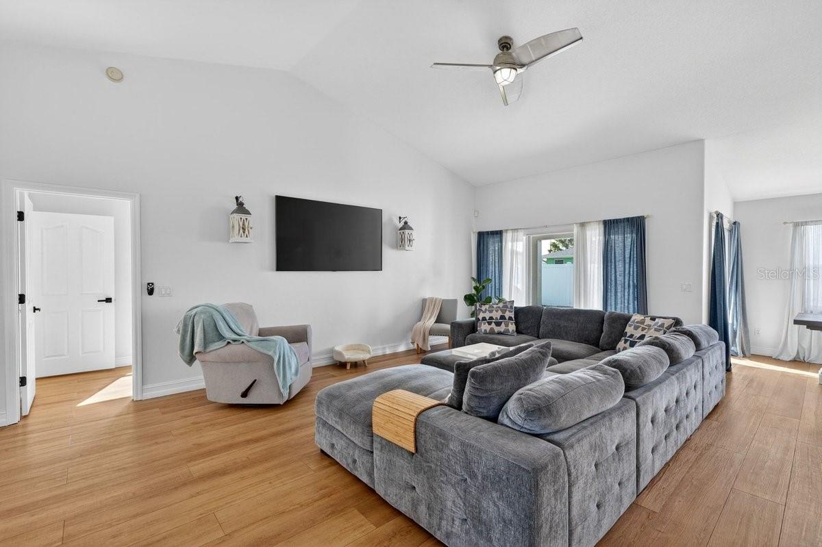 PELICAN DUNES LTS 01-52 INC - Residential